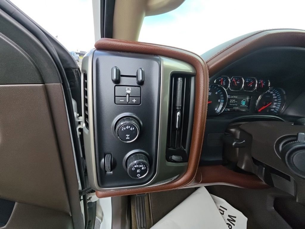 Used 2017 Chevrolet Silverado 2500 High Country w/ Snow Plow Prep Package AWD/4WD image 16