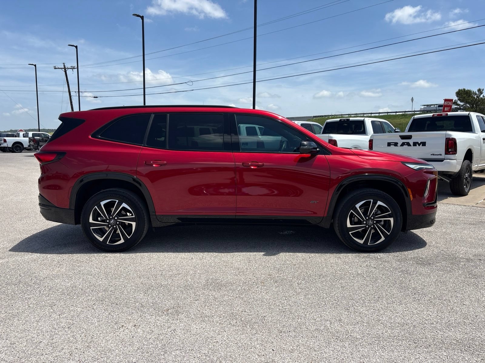 Used 2025 Buick Enclave Sport Touring FWD image 7