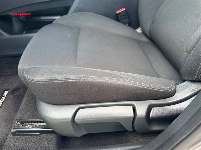 Used 2024 Nissan Rogue S FWD image 16