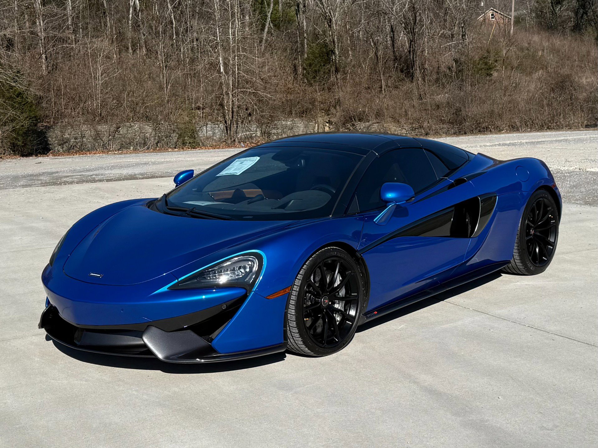 Used 2018 McLaren 570S Spider image 12