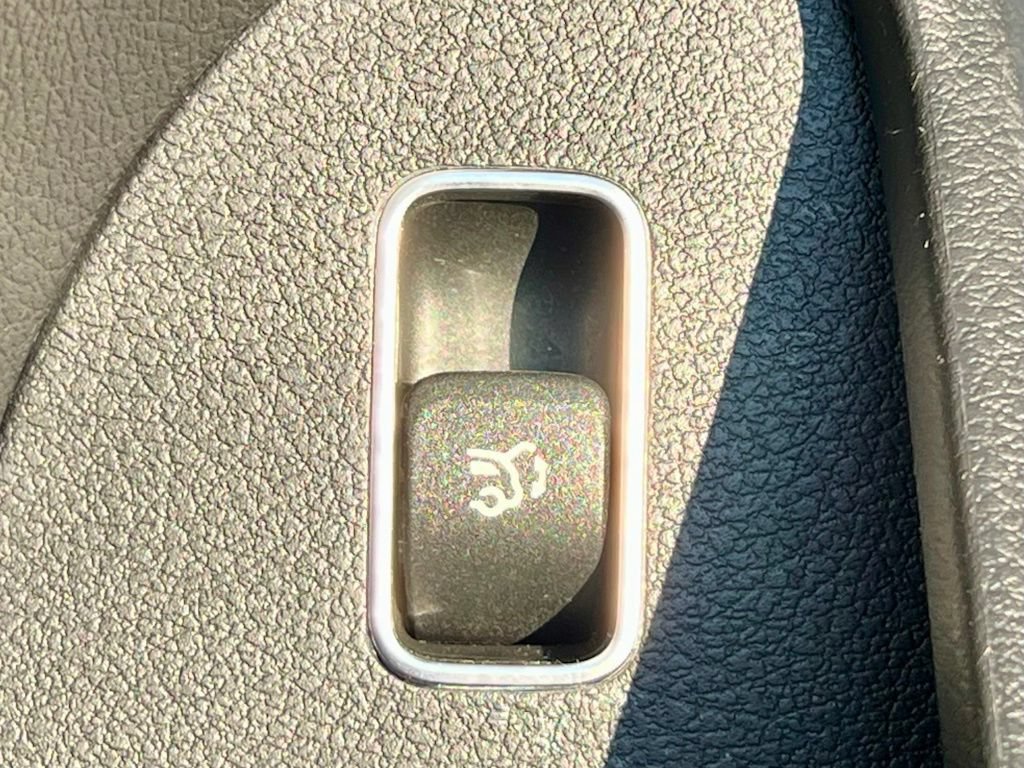 Certified 2025 Mercedes-Benz GLS 450 4MATIC image 37
