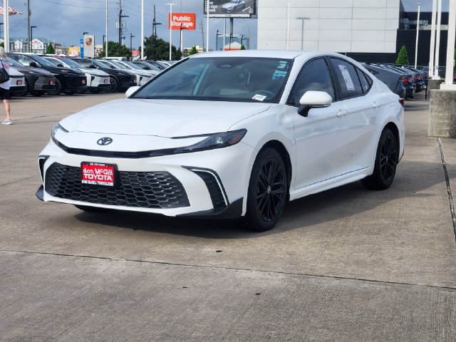 Certified 2025 Toyota Camry SE AWD/4WD image 3