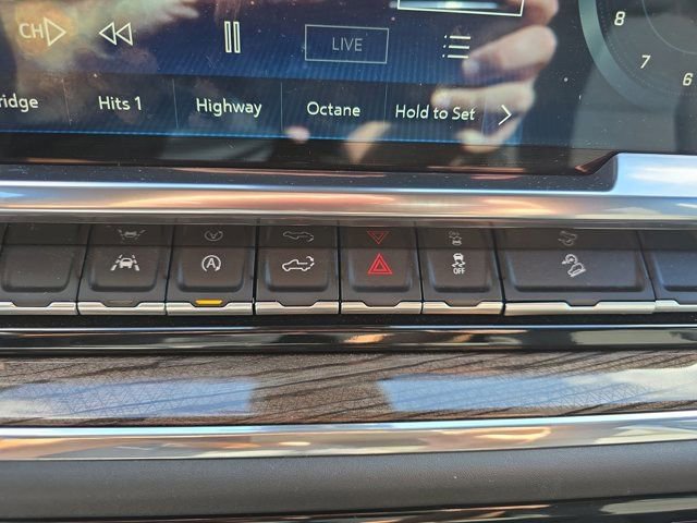 Used 2023 Chevrolet Silverado 1500 RST w/ Z71 Off-Road Package AWD/4WD image 35