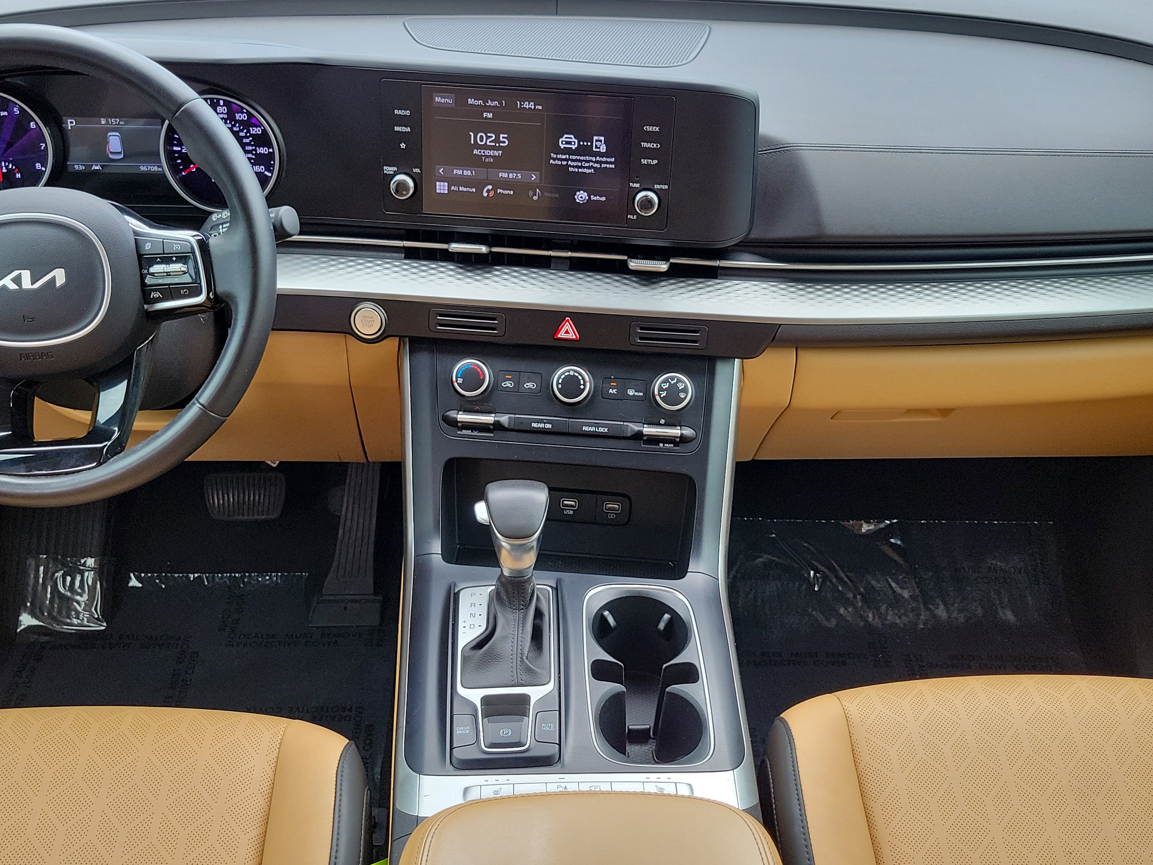 Used 2022 Kia Carnival LX FWD image 15