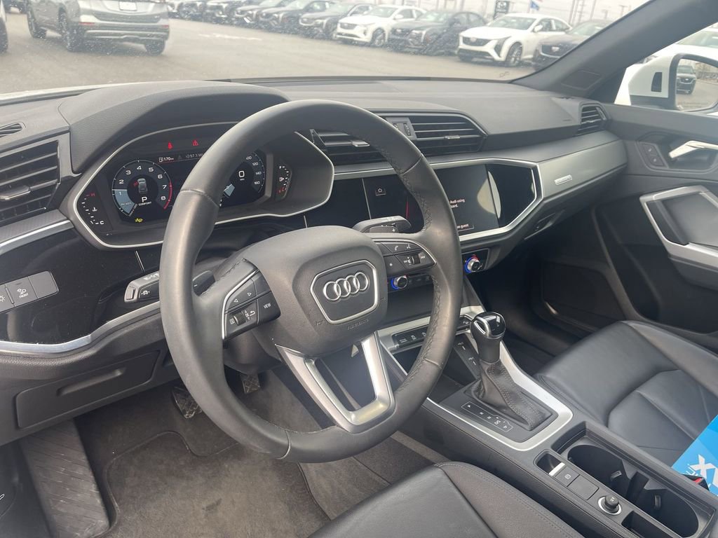 Used 2025 Audi Q3 2.0T Premium image 18