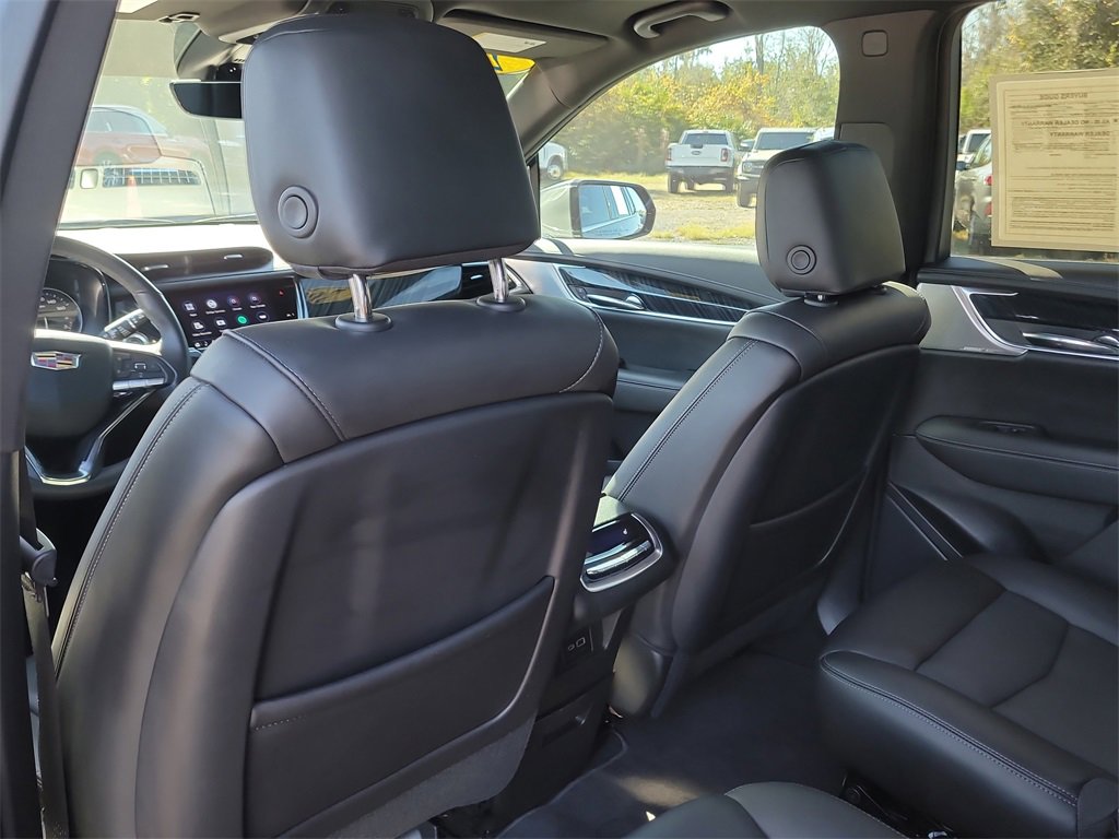Used 2024 Cadillac XT6 Premium Luxury w/ Technology Package image 11