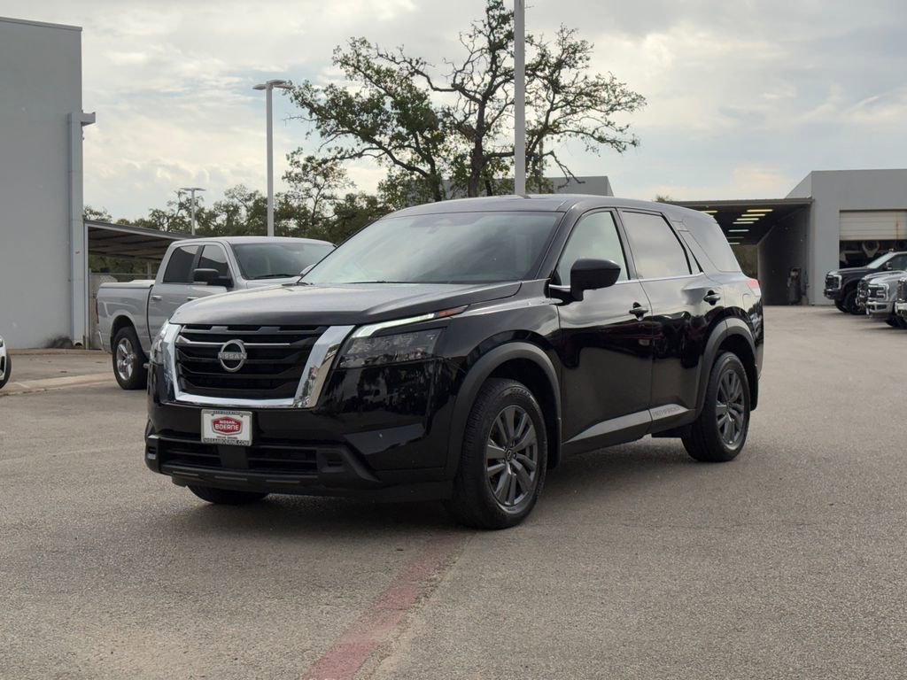 Used 2025 Nissan Pathfinder S image 7