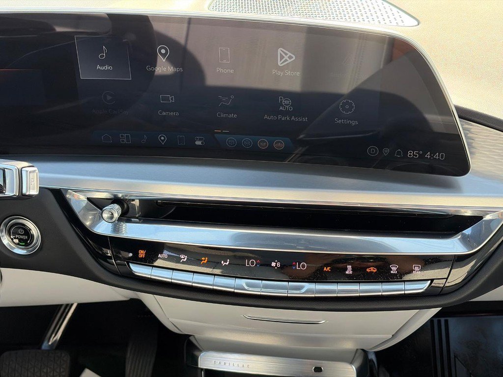 Used 2024 Cadillac Lyriq Luxury AWD/4WD image 15