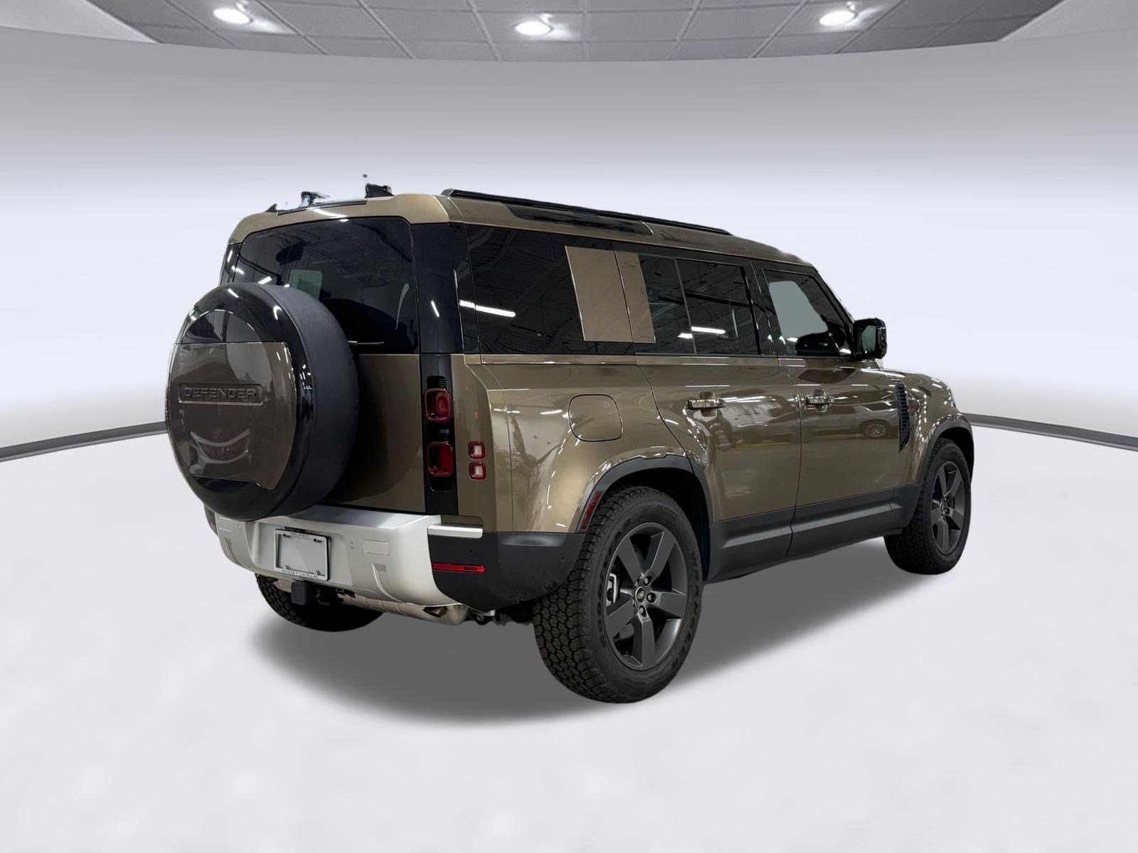 Used 2025 Land Rover Defender 110 S AWD/4WD image 37