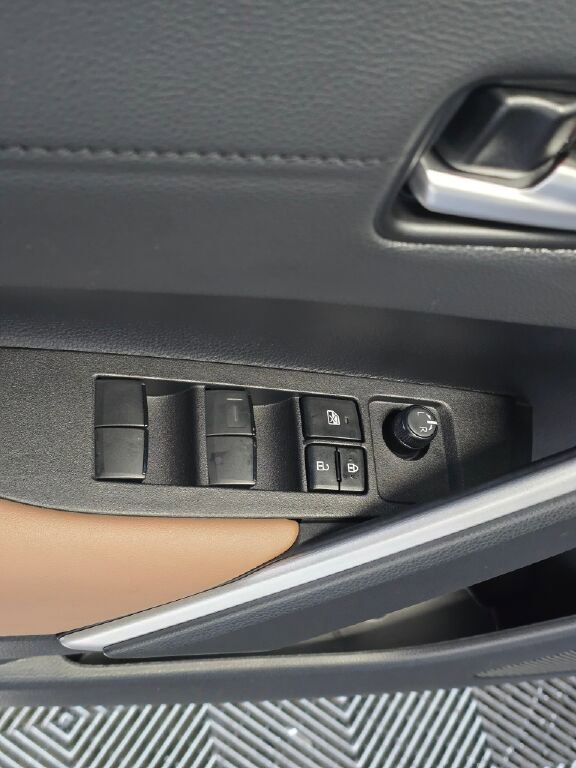 Used 2026 Toyota Corolla Cross XLE w/ Convenience Package image 21