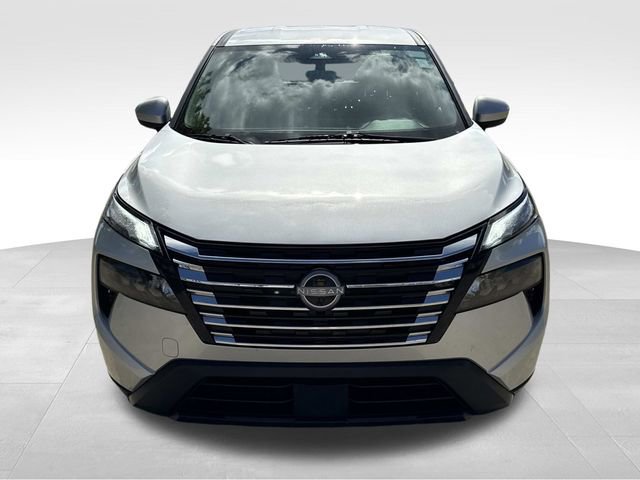 Used 2025 Nissan Rogue SV image 2