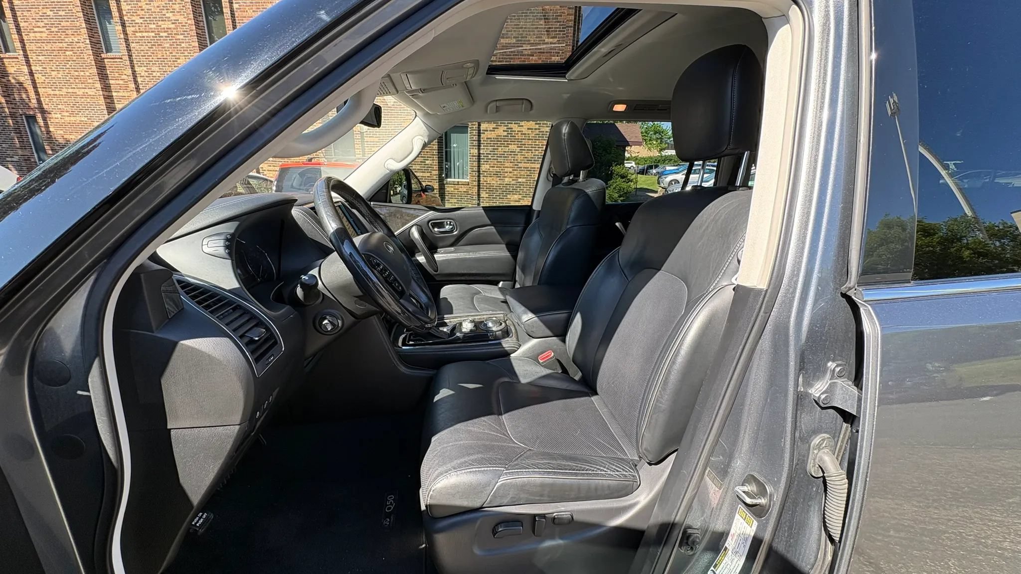 Used 2020 INFINITI QX80 Luxe w/ Proassist Package AWD/4WD image 2