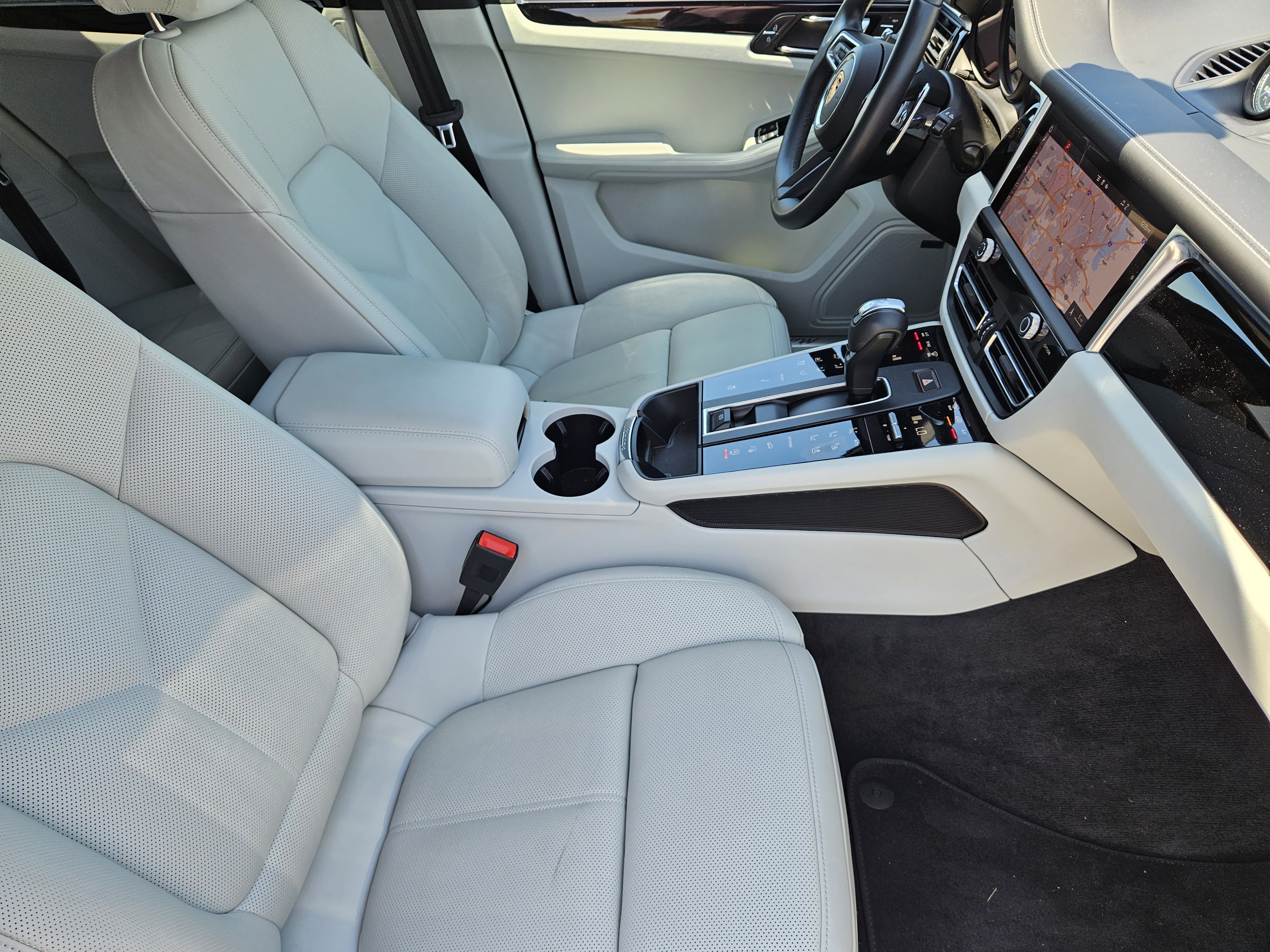 Certified 2024 Porsche Macan S AWD/4WD image 15