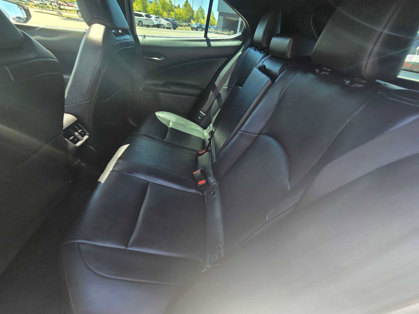 Used 2019 Lexus UX 200 FWD image 16