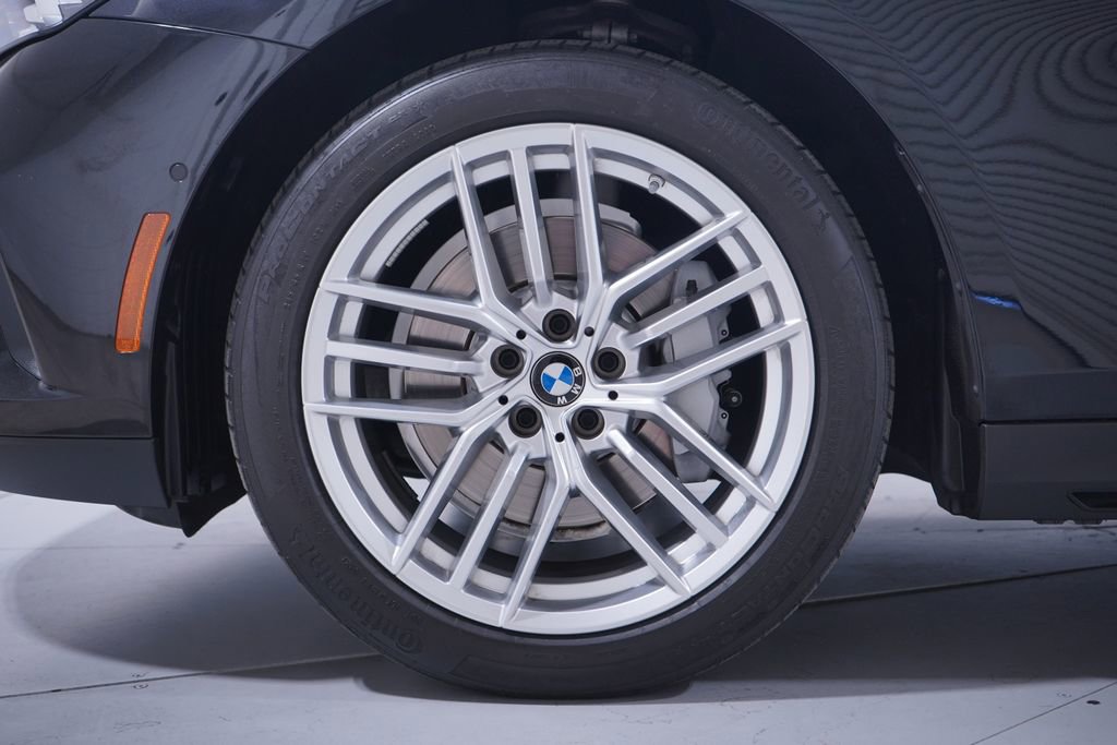 Used 2024 BMW 530i w/ M Sport Package RWD image 2