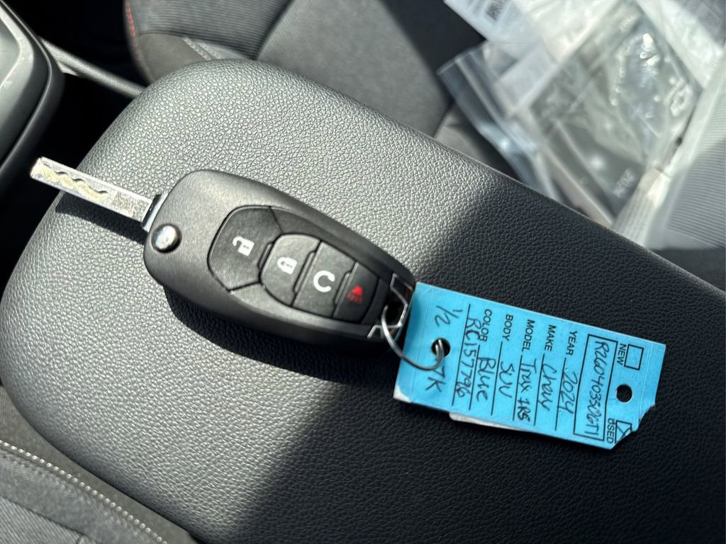 Used 2024 Chevrolet Trax RS w/ Driver Confidence Package image 35