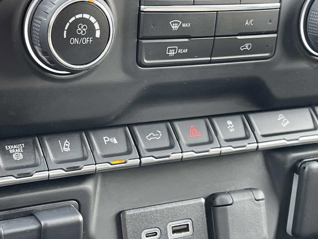 Used 2024 Chevrolet Silverado 2500 Custom w/ Custom Value Package image 23