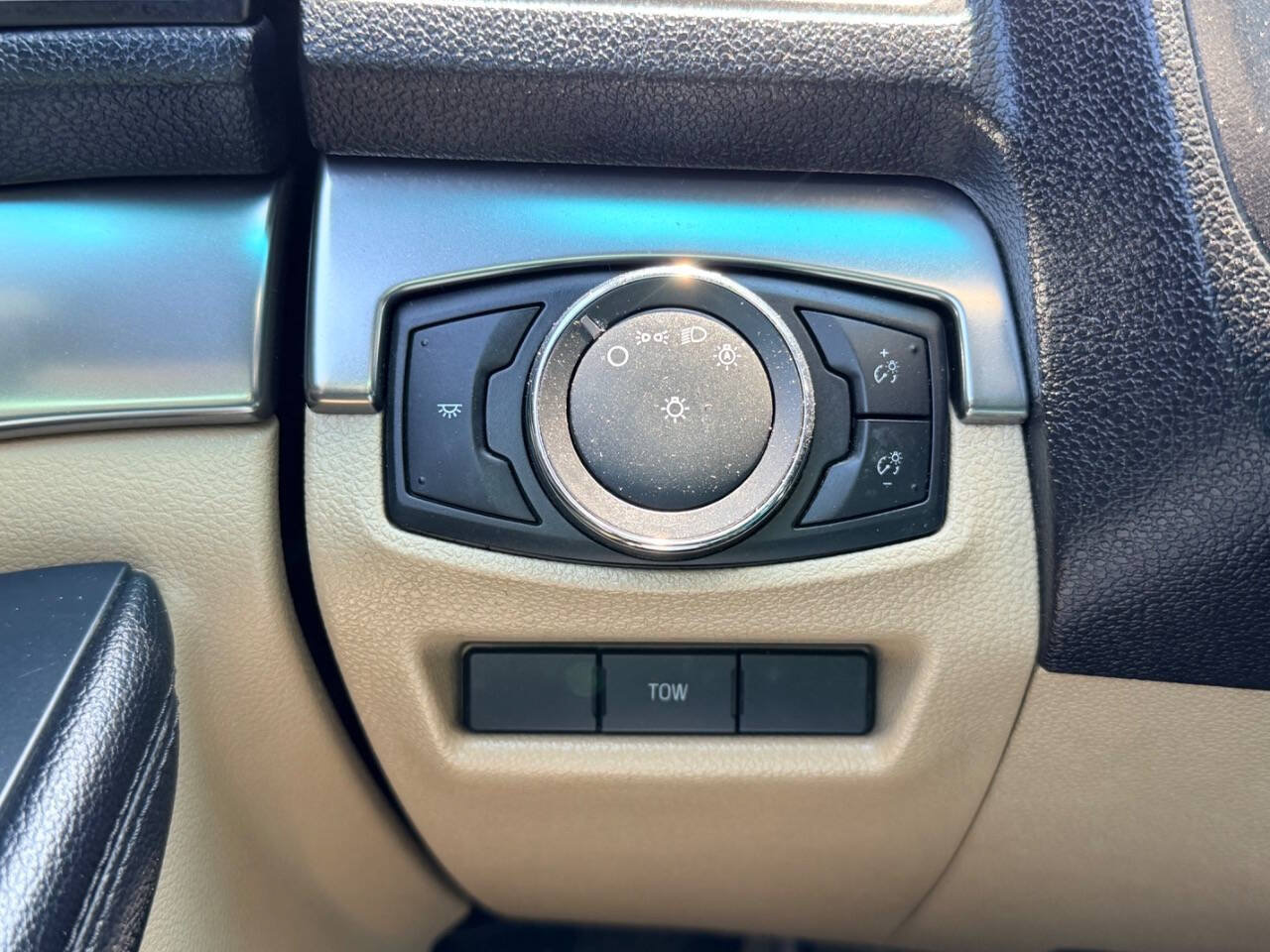 Used 2016 Ford Explorer 4WD image 12
