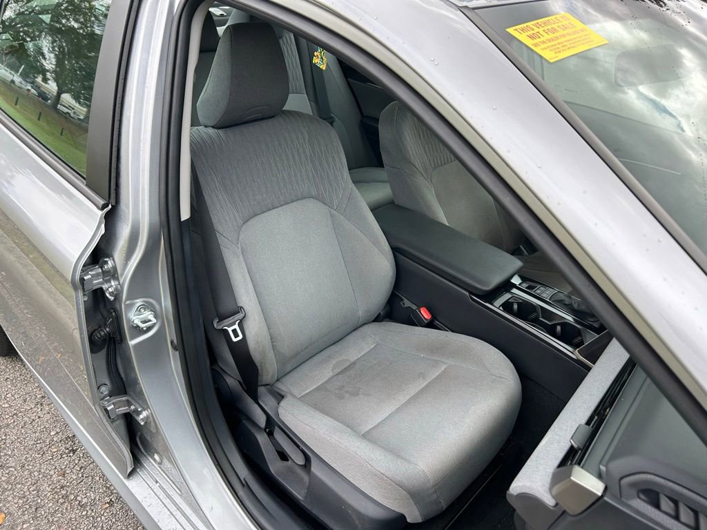 Used 2025 Toyota Camry LE w/ Convenience Package FWD image 14