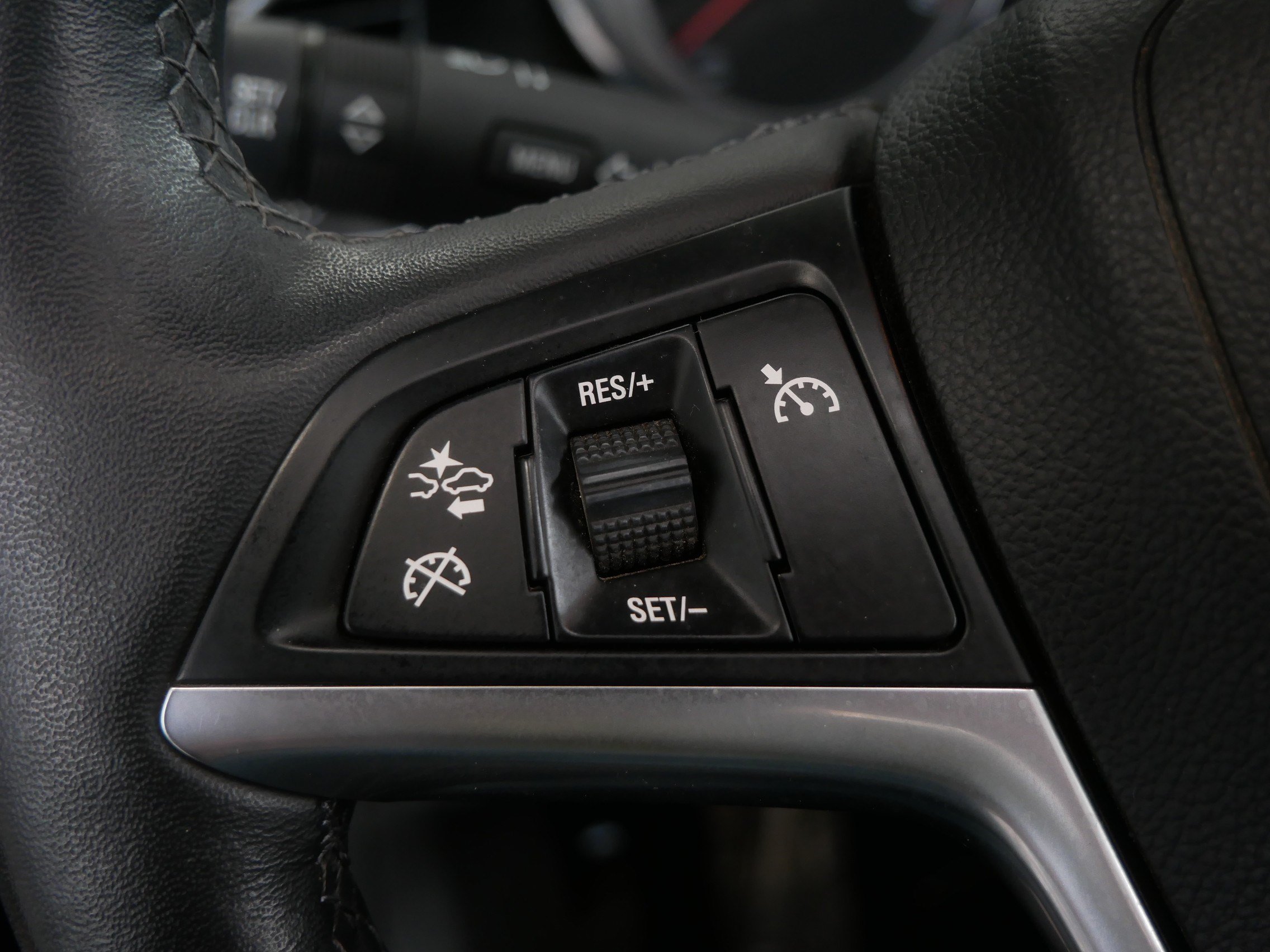 Used 2018 Buick Cascada Premium FWD image 21
