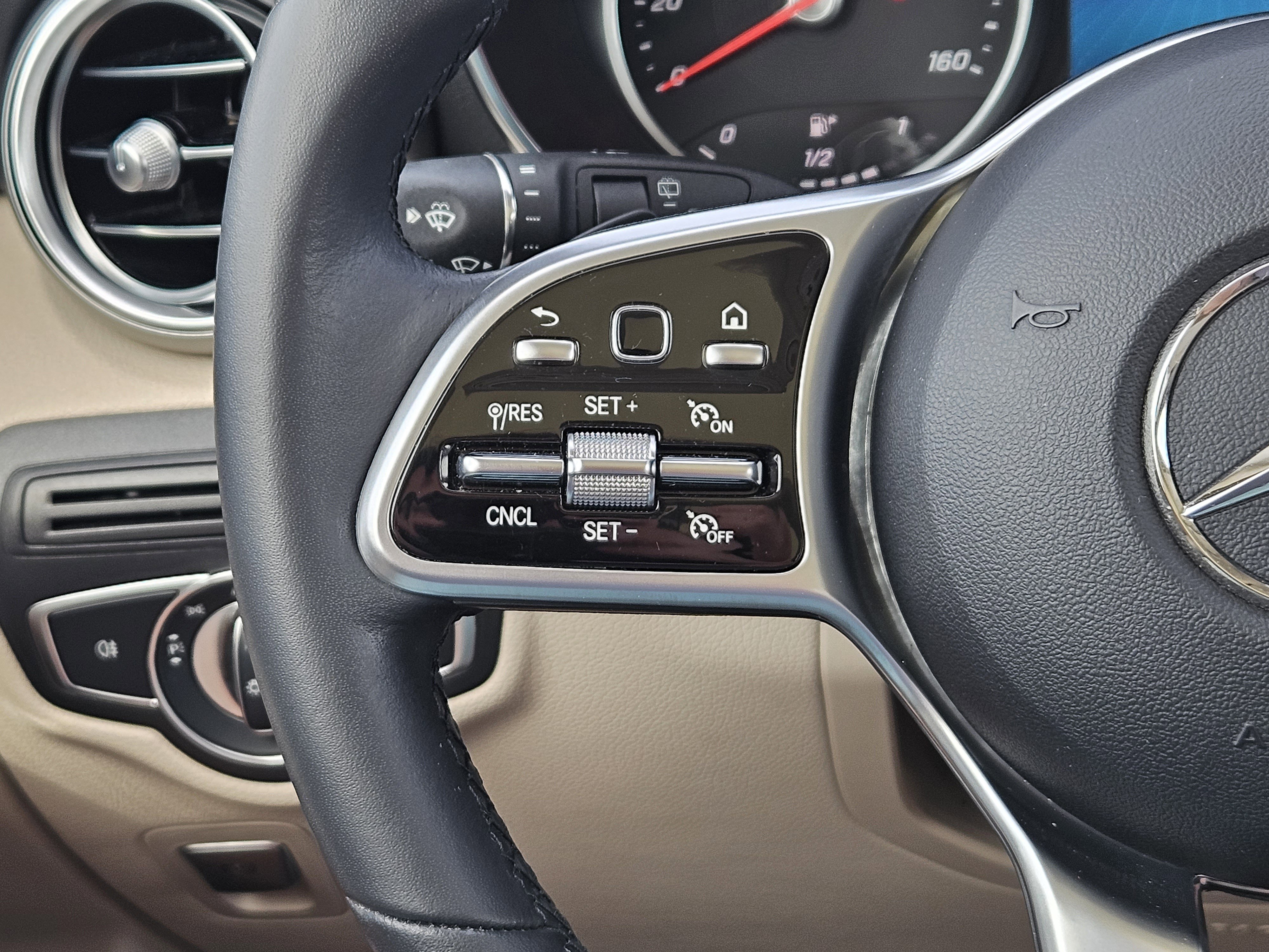 Certified 2022 Mercedes-Benz GLC 300 image 27