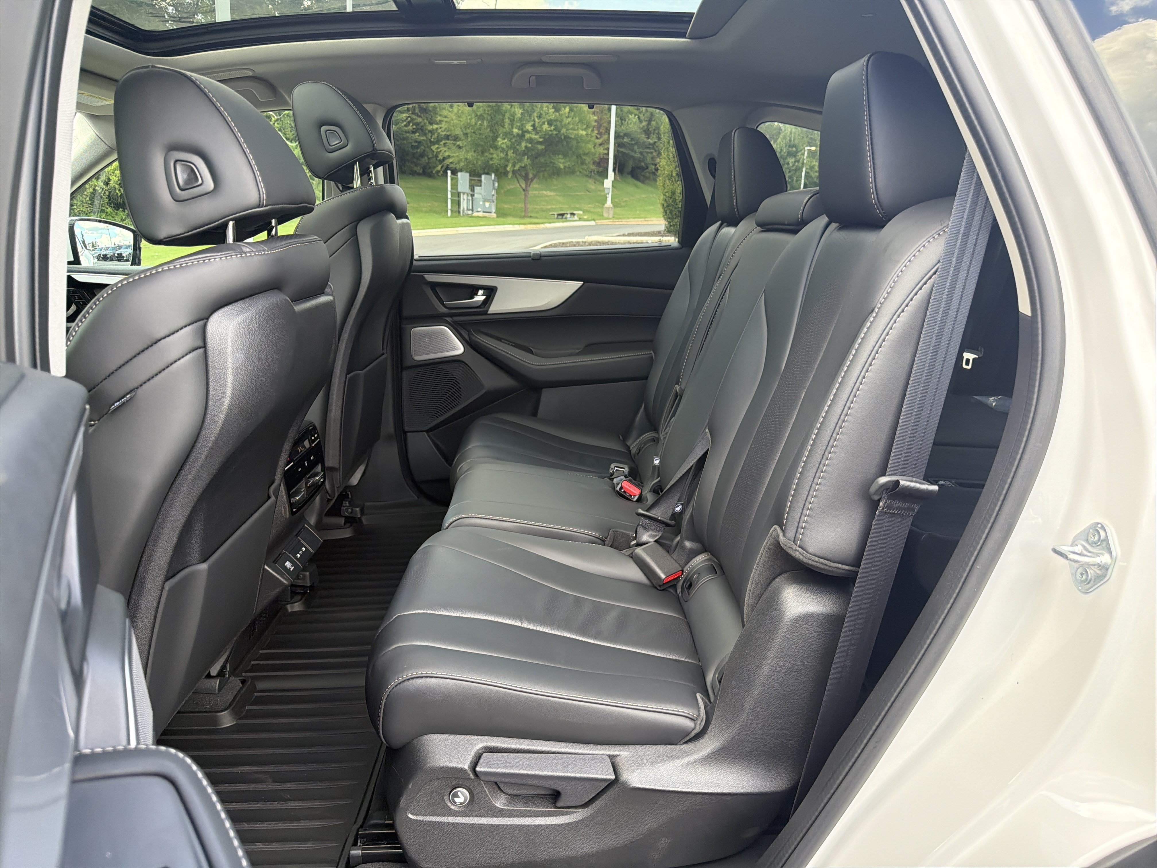 Certified 2026 Acura MDX w/ Technology Package AWD/4WD image 31