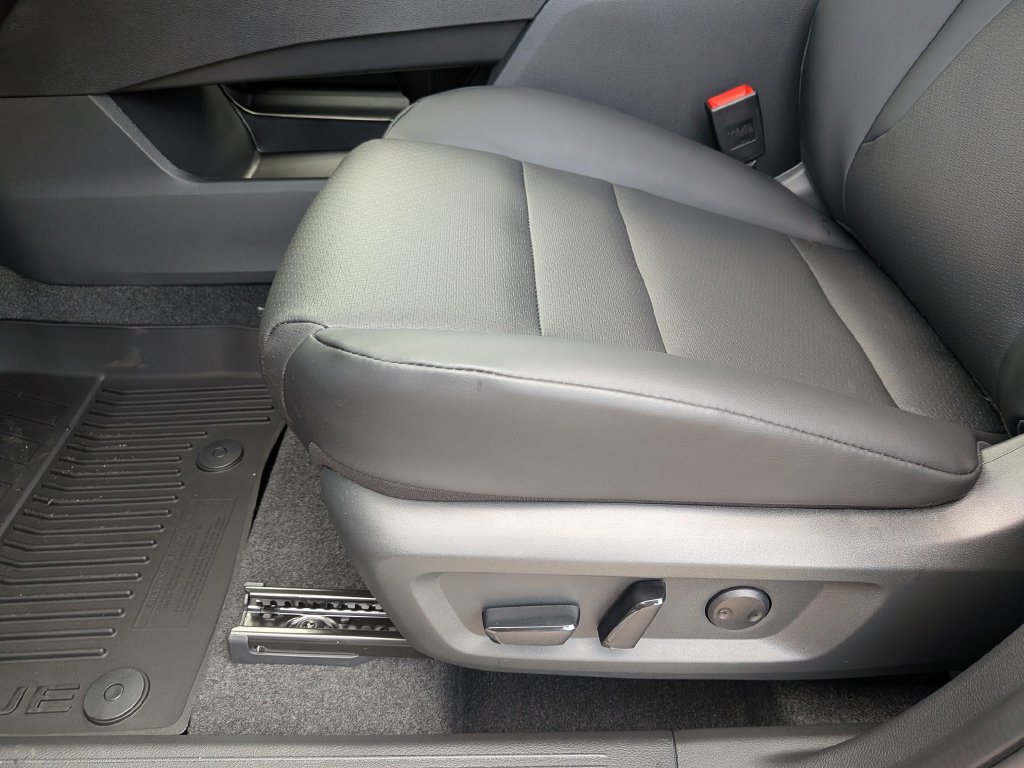New 2026 Nissan Rogue Dark Armor AWD/4WD image 17