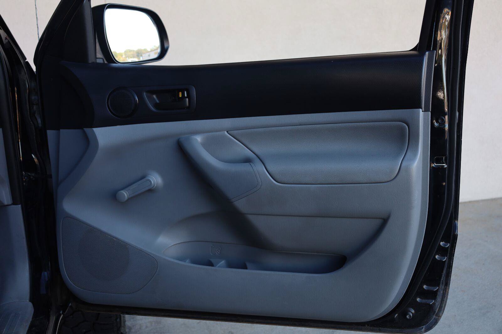 Used 2012 Toyota Tacoma 2WD Regular Cab image 19