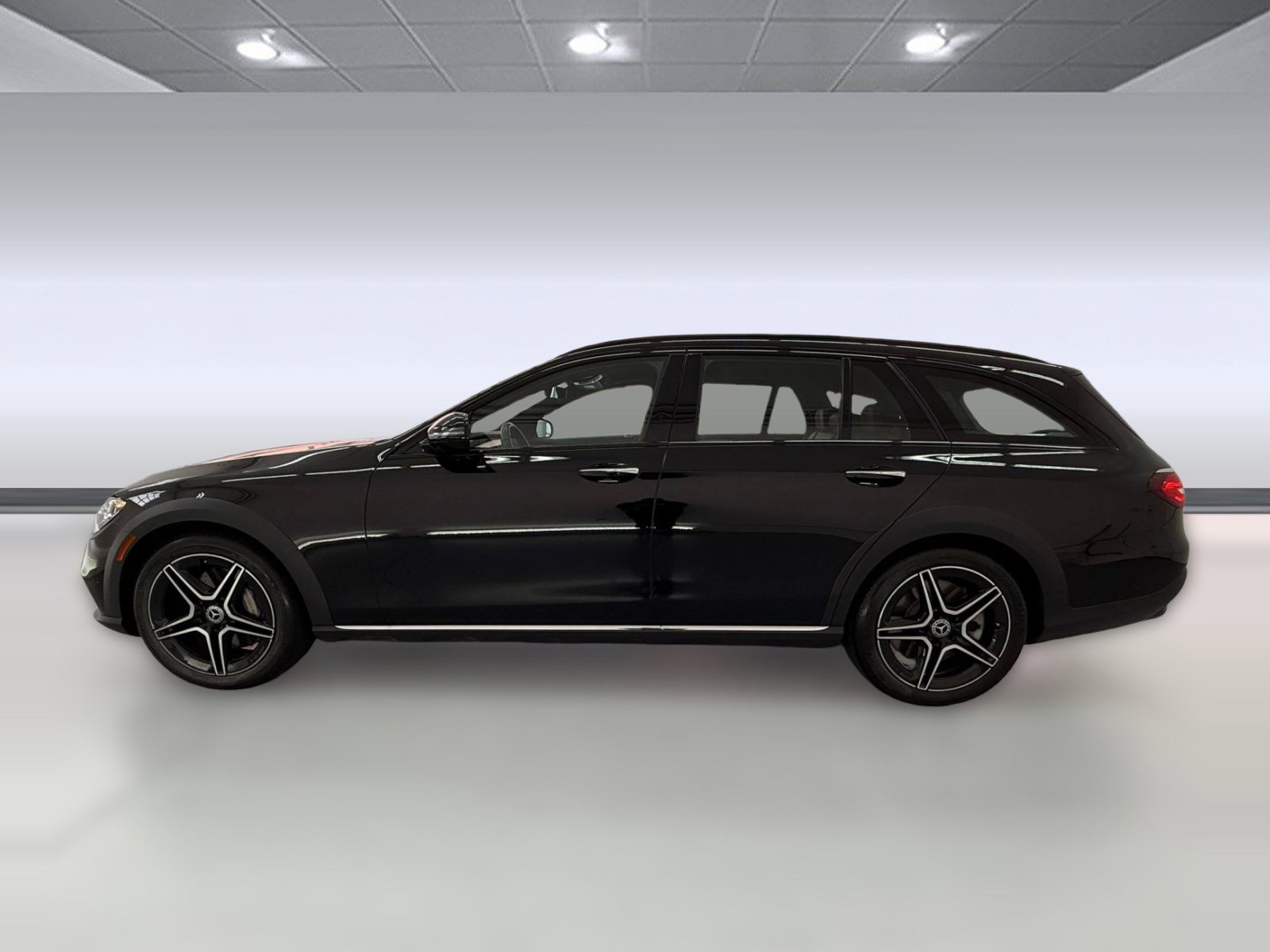 Used 2023 Mercedes-Benz E 450 4MATIC All-Terrain Wagon image 2