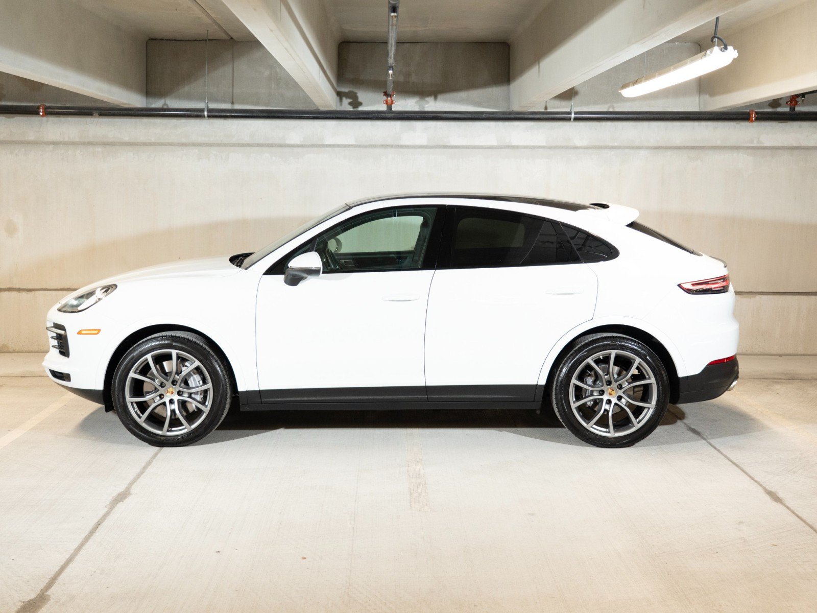 Certified 2023 Porsche Cayenne Coupe AWD/4WD image 2