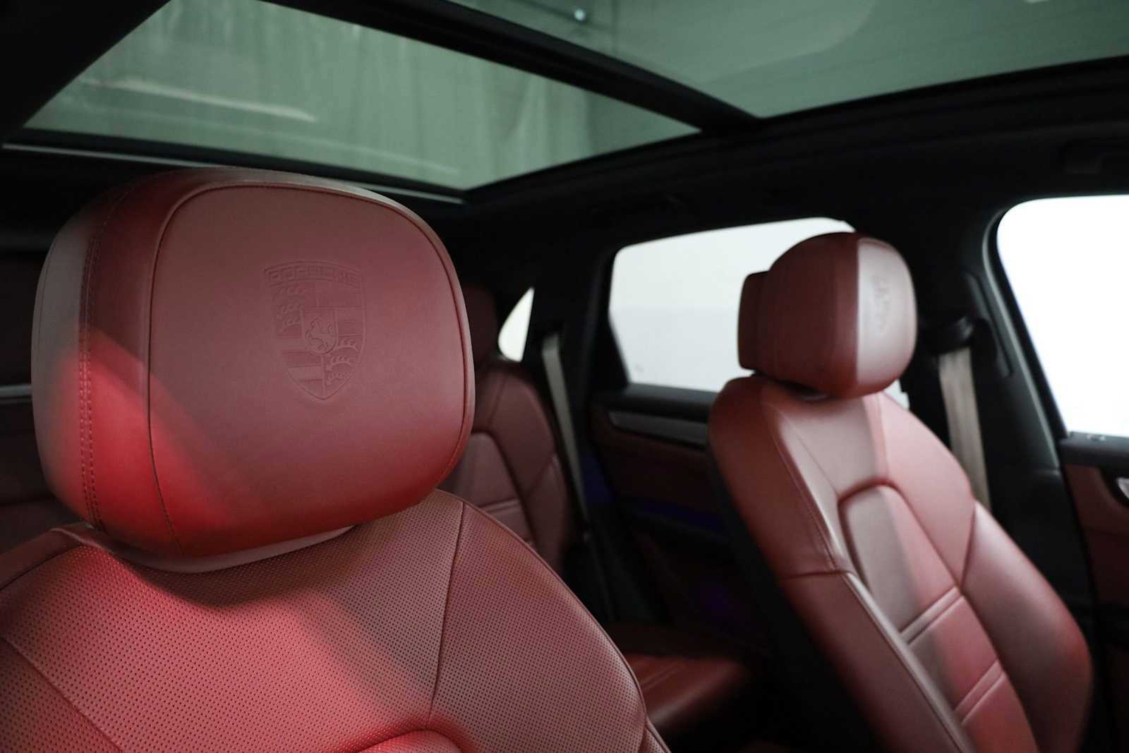 Used 2022 Porsche Cayenne image 22