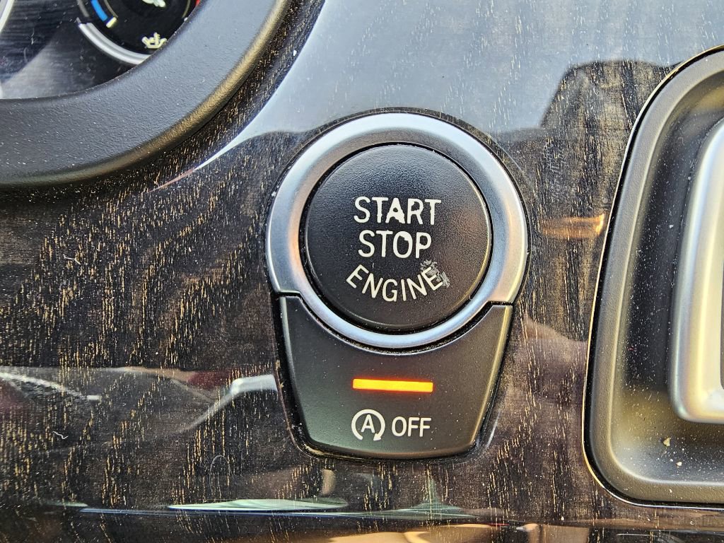 Used 2015 BMW 750Li xDrive image 25