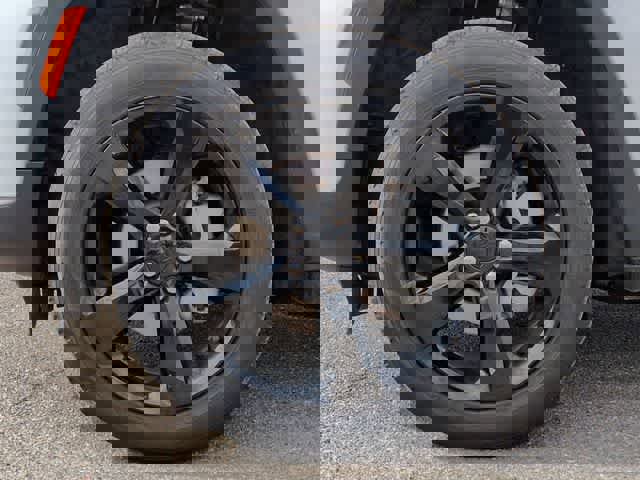 Used 2023 Jeep Grand Cherokee Limited w/ Black Appearance Package image 14