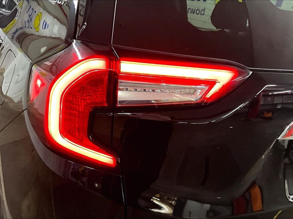 Used 2024 GMC Terrain SLT AWD/4WD image 30