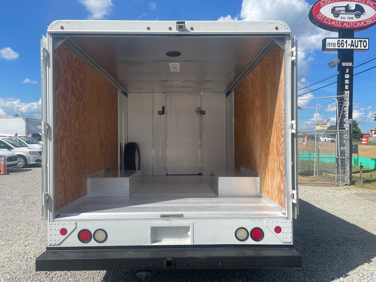 Used 2016 Ford E-350 and Econoline 350 Super Duty w/ A/C Prep Package RWD image 27