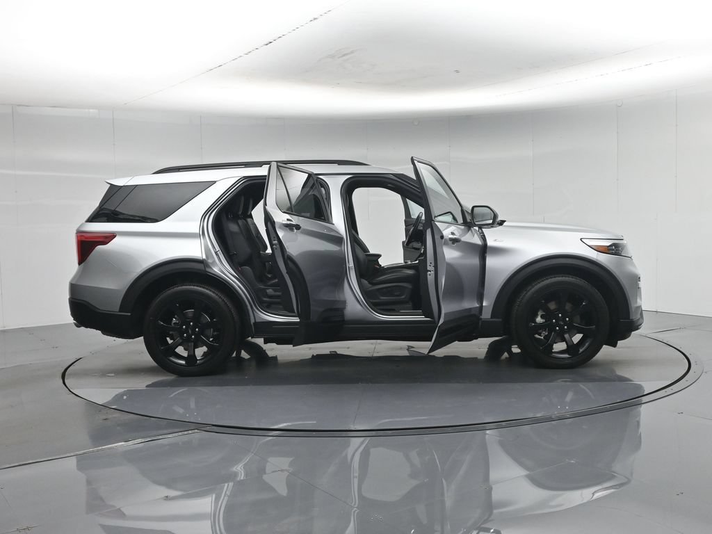 Certified 2023 Ford Explorer ST-Line w/ Class IV Trailer Tow Package RWD image 5