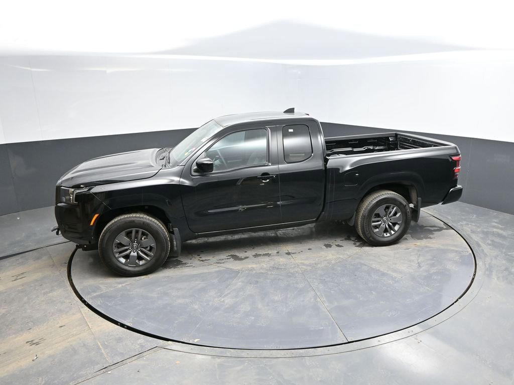 Used 2025 Nissan Frontier SV image 30