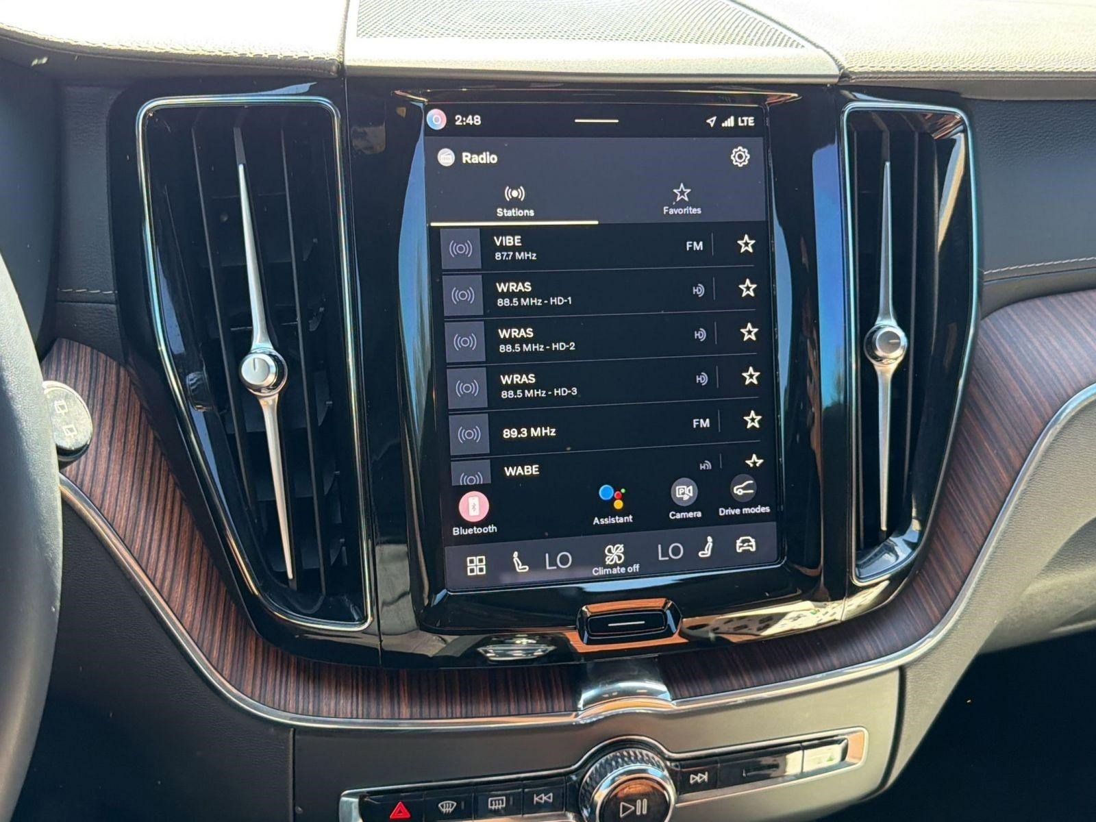 Certified 2024 Volvo XC60 B5 Ultimate w/ Protection Package Premier image 25