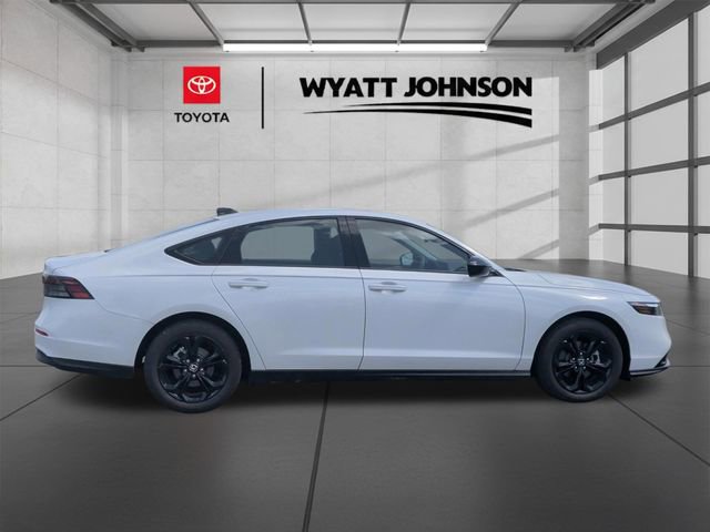 Used 2025 Honda Accord SE image 2