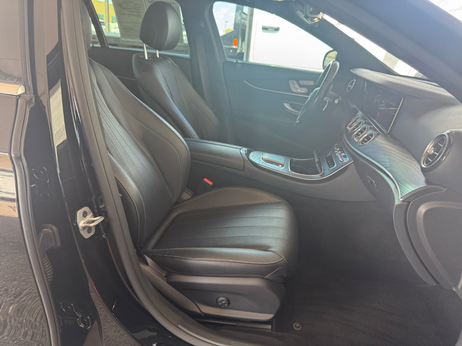 Used 2022 Mercedes-Benz E 350 Sedan image 30
