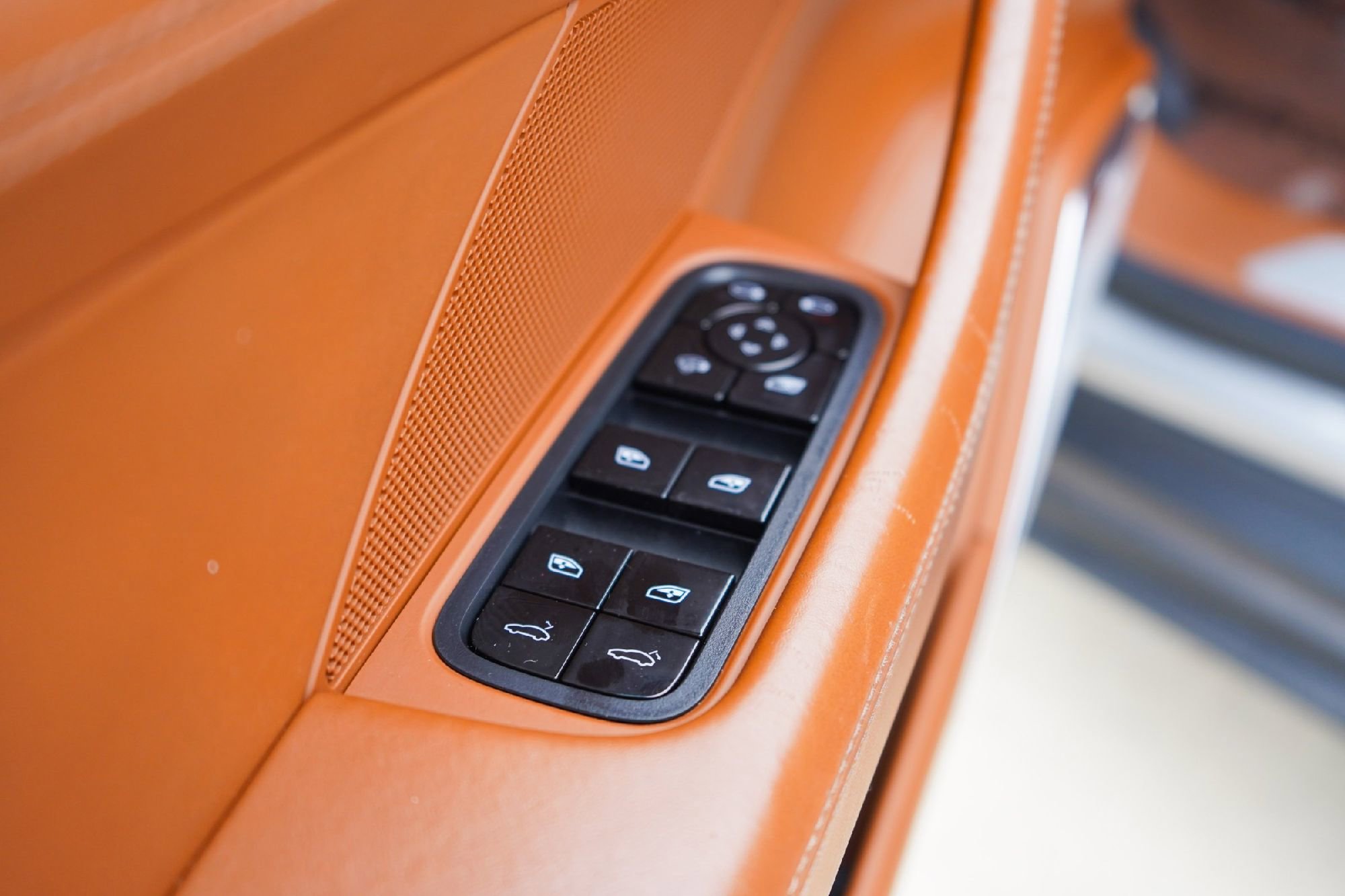 Used 2018 Porsche Panamera 4S image 21