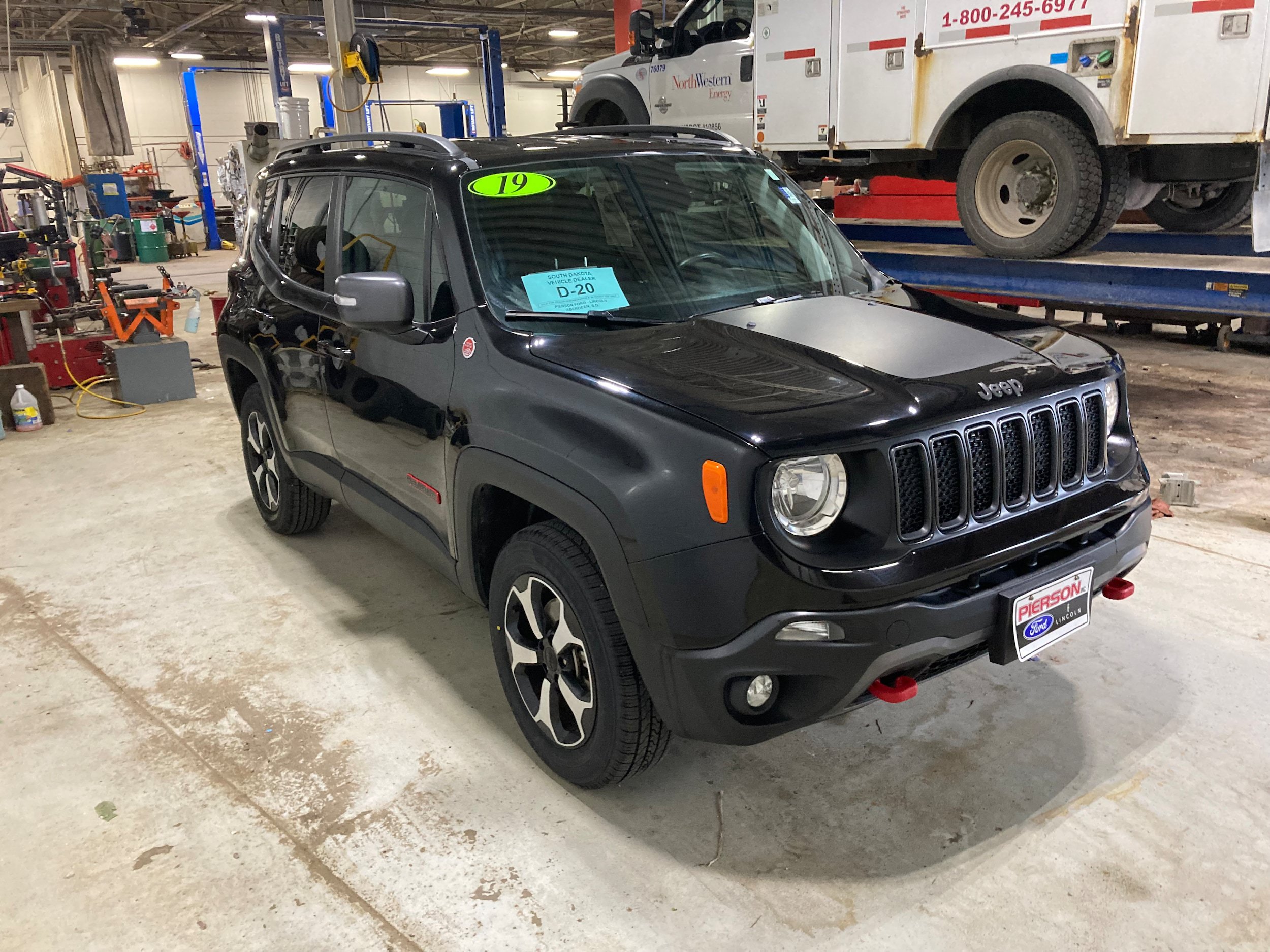 Used 2019 Jeep Renegade Trailhawk w/ Cold Weather Group II AWD/4WD image 3
