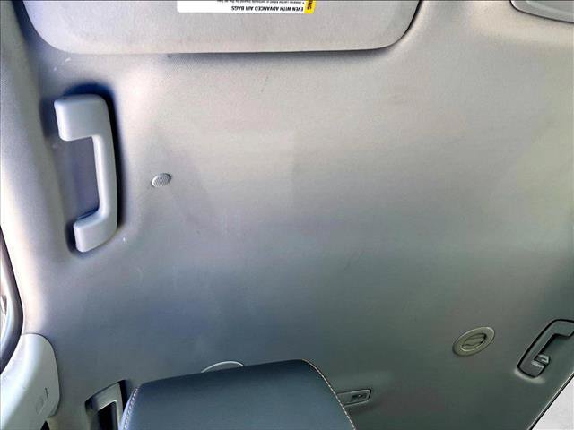 Used 2020 Chevrolet Traverse LT FWD image 17
