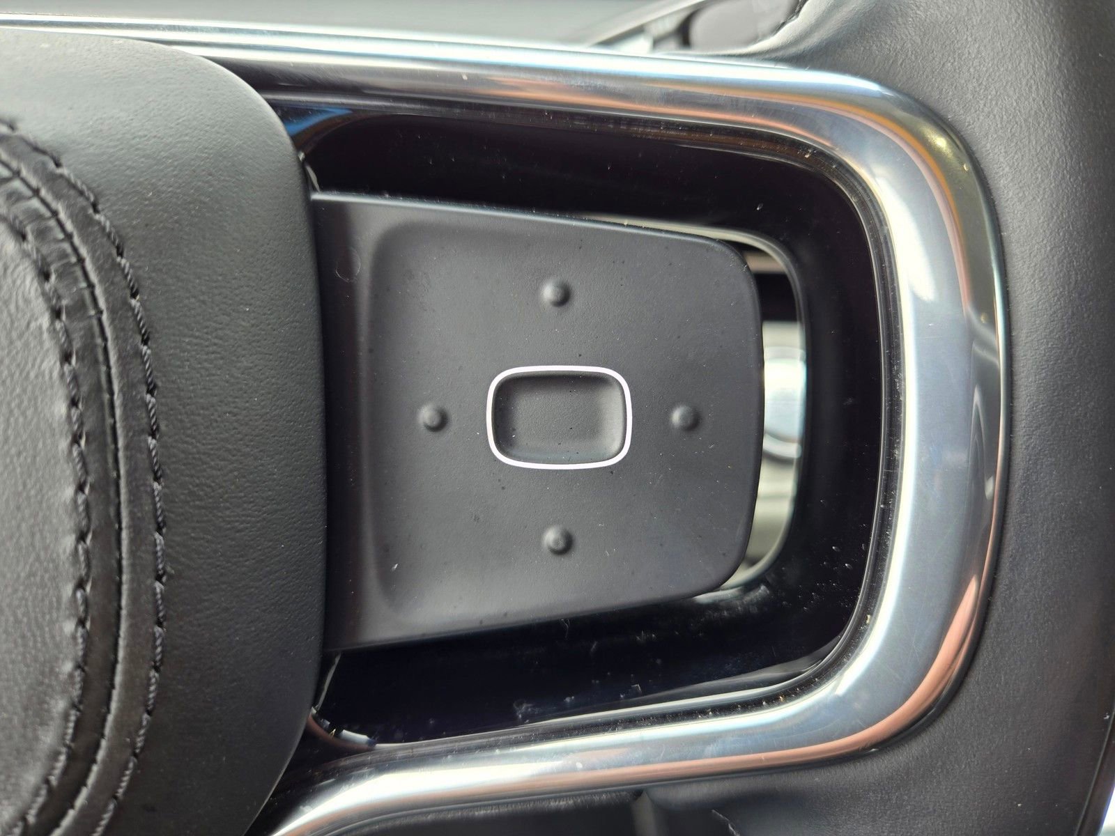 Used 2024 Lincoln Nautilus Reserve image 16