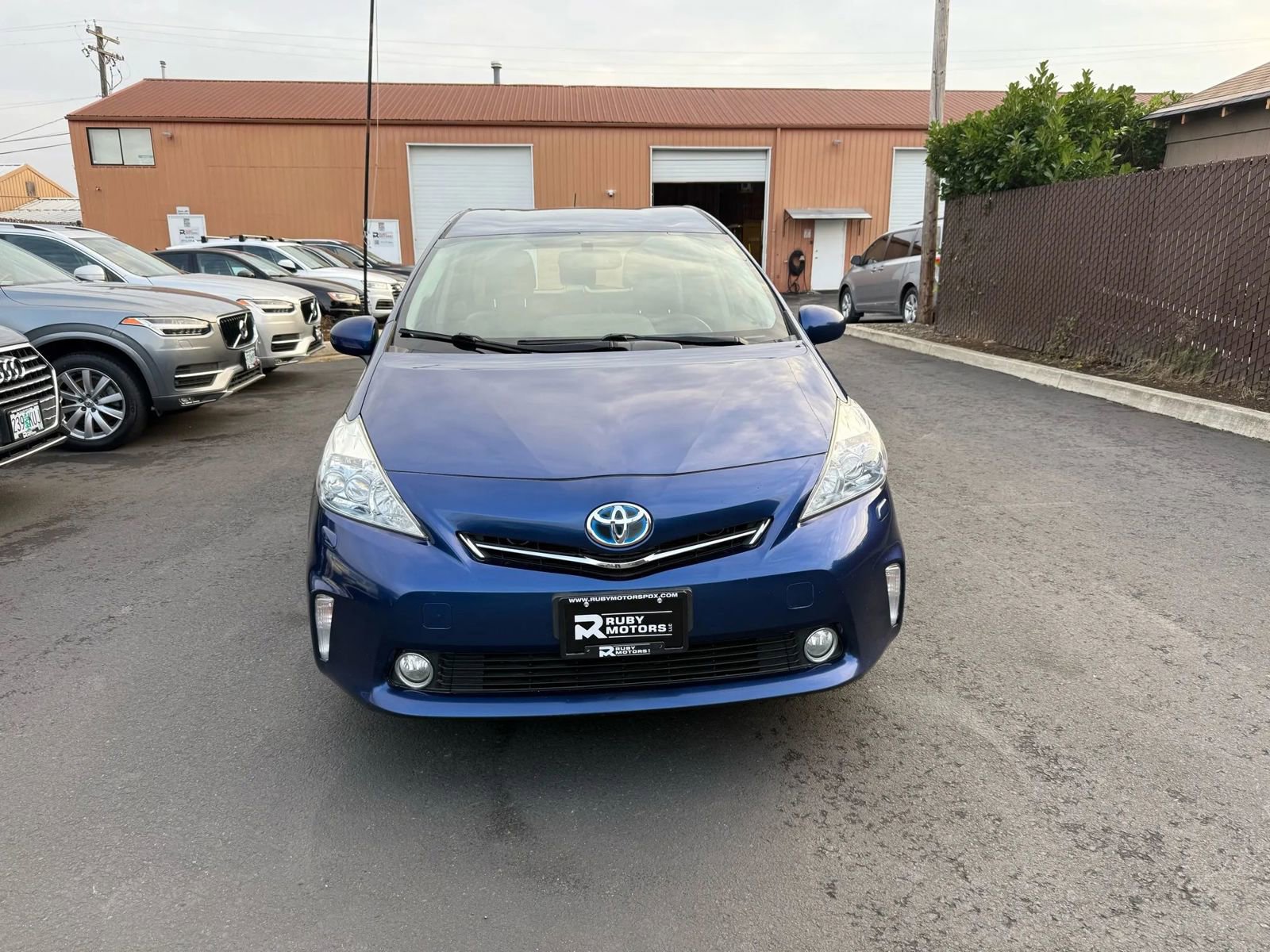 Used 2012 Toyota Prius V Five image 2