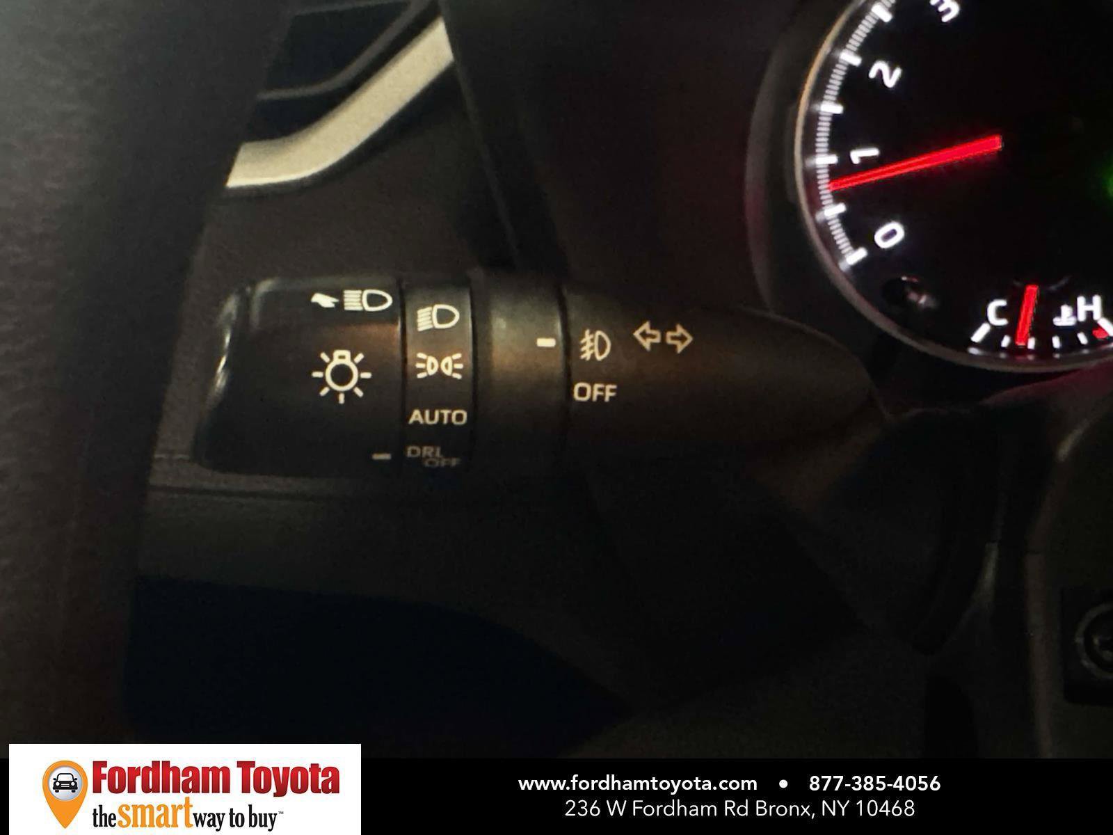 Used 2019 Toyota RAV4 XLE AWD/4WD image 23