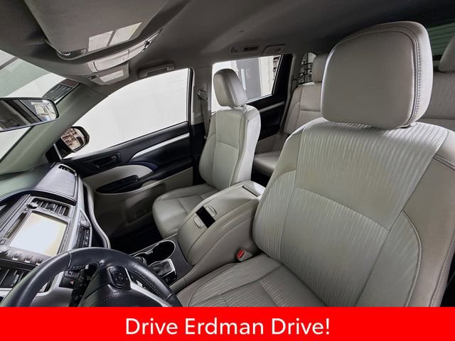 Used 2016 Toyota Highlander Plus image 5