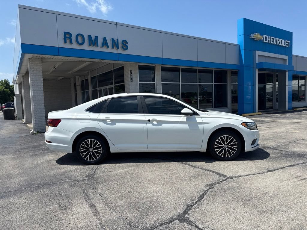 Used 2019 Volkswagen Jetta SE FWD image 2