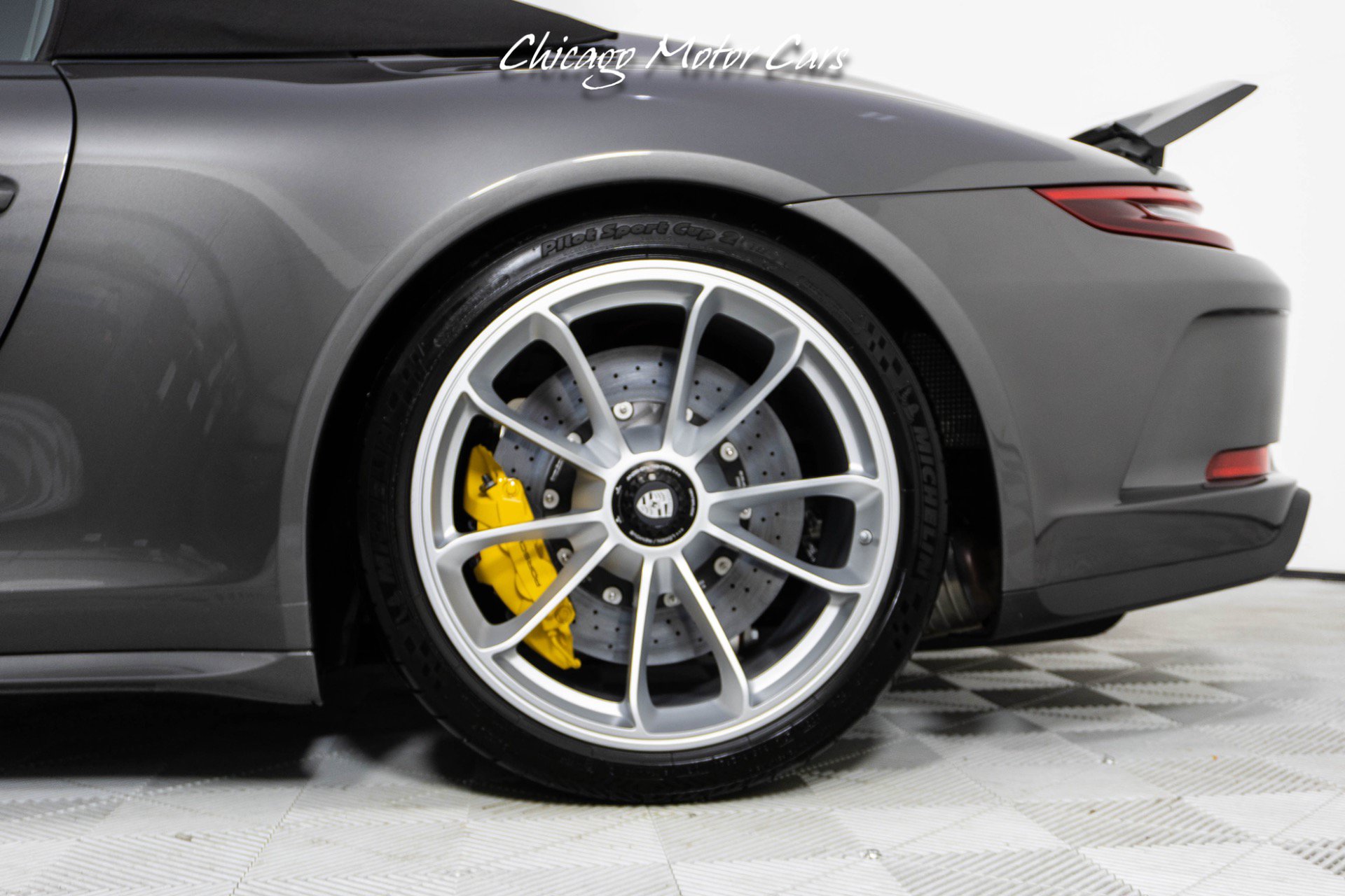 Used 2019 Porsche 911 Speedster RWD image 19