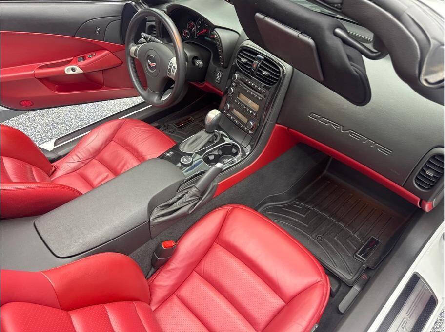 Used 2009 Chevrolet Corvette Coupe w/ Preferred Equipment Group RWD image 18